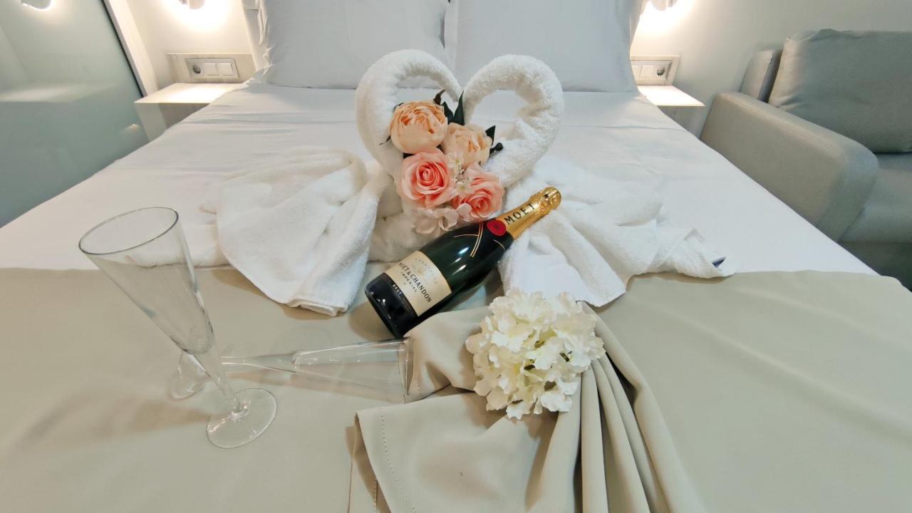 Anastasia Boutique Suites -Adults Only & Kids 12 Plus アスプロヴァルタ エクステリア 写真